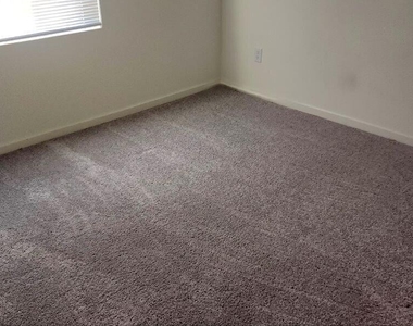 944 Rift Valley Drive - Photo Thumbnail 8