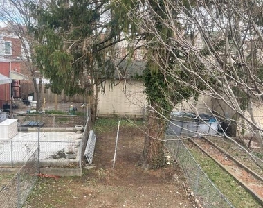 1119 Chestnut Street - Photo Thumbnail 4