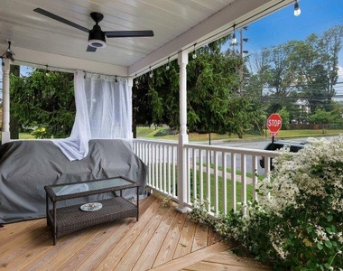 321 E Jefferson Street - Photo Thumbnail 9