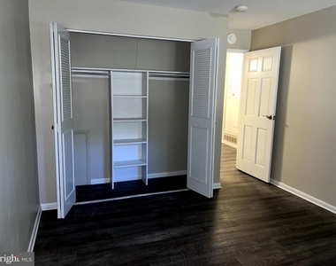 33 Windermere Avenue - Photo Thumbnail 10