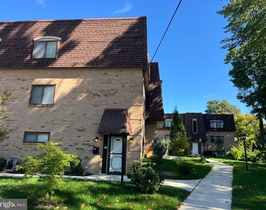 33 Windermere Avenue - Photo Thumbnail 13