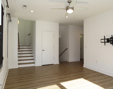 1112 Nova Street - Photo Thumbnail 2