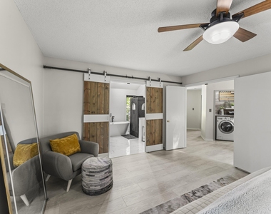 830 Lake Forest Drive - Photo Thumbnail 16