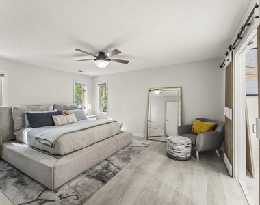 830 Lake Forest Drive - Photo Thumbnail 14