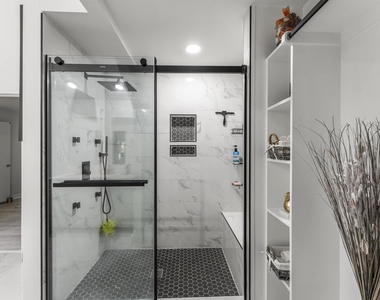 830 Lake Forest Drive - Photo Thumbnail 20