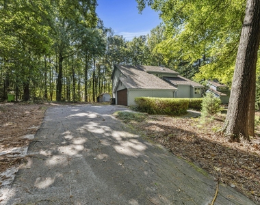 830 Lake Forest Drive - Photo Thumbnail 31