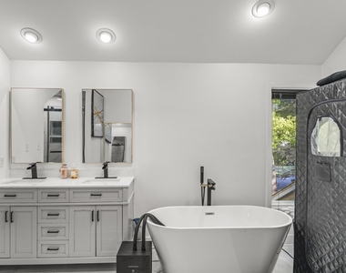 830 Lake Forest Drive - Photo Thumbnail 18