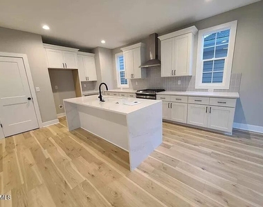 6499 Jean Drive - Photo Thumbnail 3