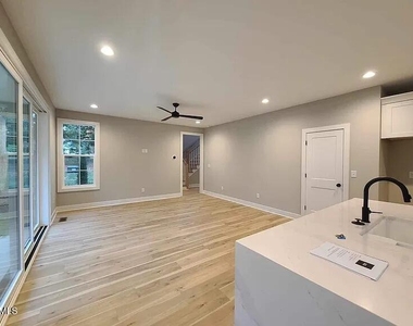 6499 Jean Drive - Photo Thumbnail 4