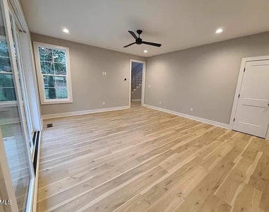 6499 Jean Drive - Photo Thumbnail 7