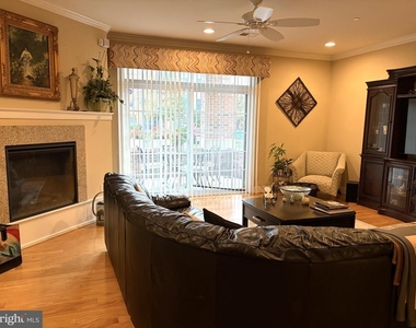 6106 Meridian Boulevard - Photo Thumbnail 6