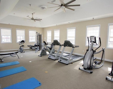 6106 Meridian Boulevard - Photo Thumbnail 13
