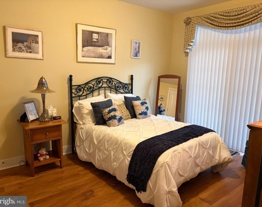 6106 Meridian Boulevard - Photo Thumbnail 9