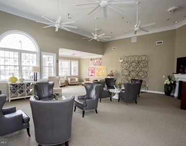 6106 Meridian Boulevard - Photo Thumbnail 15