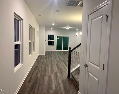 501 Sage Oak Lane - Photo Thumbnail 2