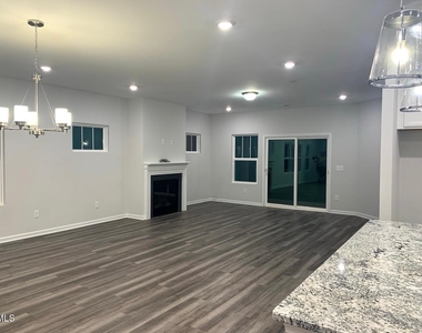501 Sage Oak Lane - Photo Thumbnail 5