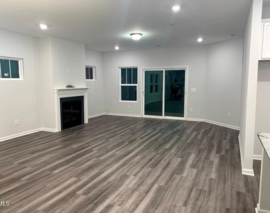 501 Sage Oak Lane - Photo Thumbnail 3