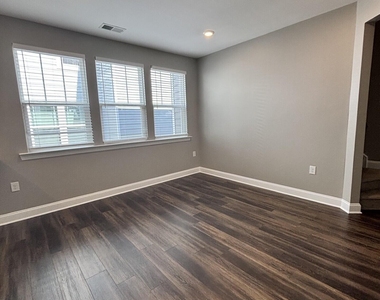 205 Beldenshire Way - Photo Thumbnail 10