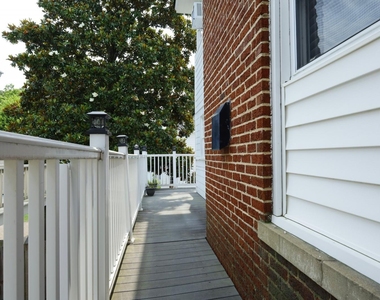 708 1/2 Glenwood Avenue - Photo Thumbnail 5
