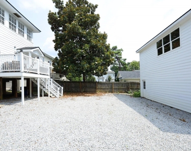 708 1/2 Glenwood Avenue - Photo Thumbnail 2