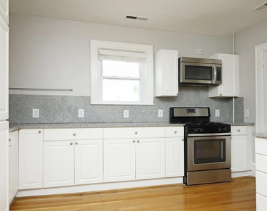 708 1/2 Glenwood Avenue - Photo Thumbnail 15