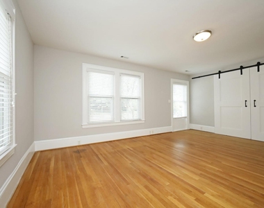 708 1/2 Glenwood Avenue - Photo Thumbnail 8