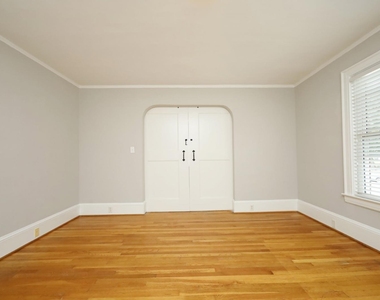 708 1/2 Glenwood Avenue - Photo Thumbnail 13
