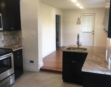 123 Hartford Road - Photo Thumbnail 5