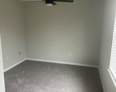32 River Bank Drive - Photo Thumbnail 5