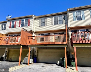 1121 Lindsay Lane - Photo Thumbnail 1