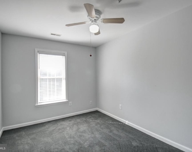 1121 Lindsay Lane - Photo Thumbnail 21