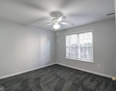 1121 Lindsay Lane - Photo Thumbnail 24