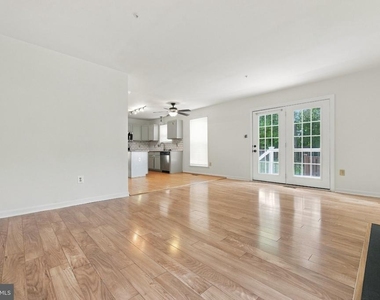 6307 Grenfell Court - Photo Thumbnail 10