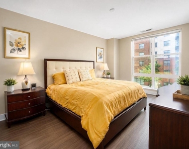 145 Riverhaven Drive - Photo Thumbnail 12