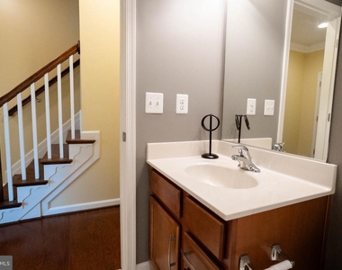 815 Fair Winds Way - Photo Thumbnail 8