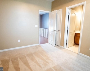 815 Fair Winds Way - Photo Thumbnail 23