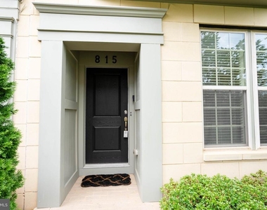 815 Fair Winds Way - Photo Thumbnail 4