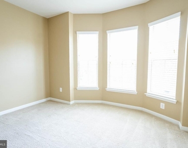 815 Fair Winds Way - Photo Thumbnail 20