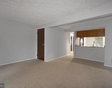 2839 Shepperton Terrace - Photo Thumbnail 9