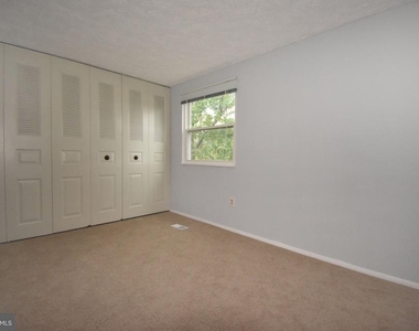 2839 Shepperton Terrace - Photo Thumbnail 15