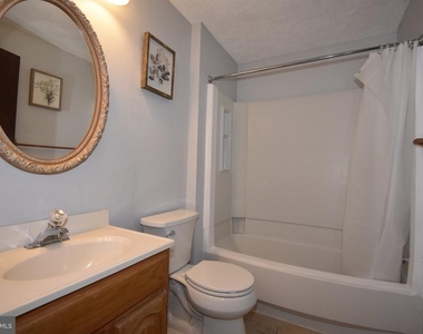 2839 Shepperton Terrace - Photo Thumbnail 25