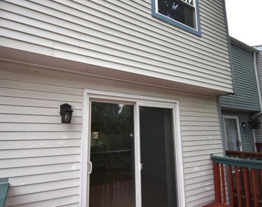 2839 Shepperton Terrace - Photo Thumbnail 13