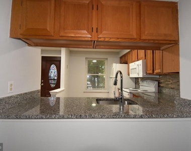 2839 Shepperton Terrace - Photo Thumbnail 7