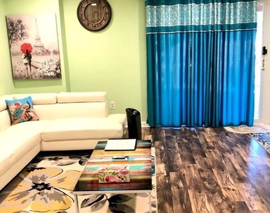815 Curry Ford Lane - Photo Thumbnail 22