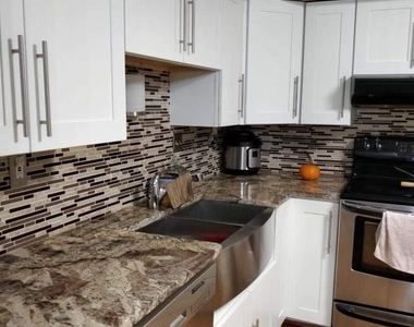 815 Curry Ford Lane - Photo Thumbnail 7