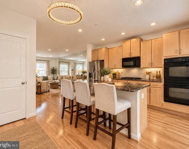 22477 Glenbow Way - Photo Thumbnail 5