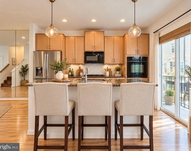 22477 Glenbow Way - Photo Thumbnail 21