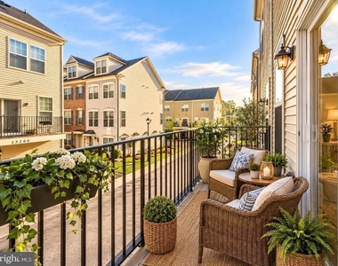 22477 Glenbow Way - Photo Thumbnail 16