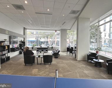 930 Wayne Avenue - Photo Thumbnail 16