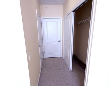 930 Wayne Avenue - Photo Thumbnail 10